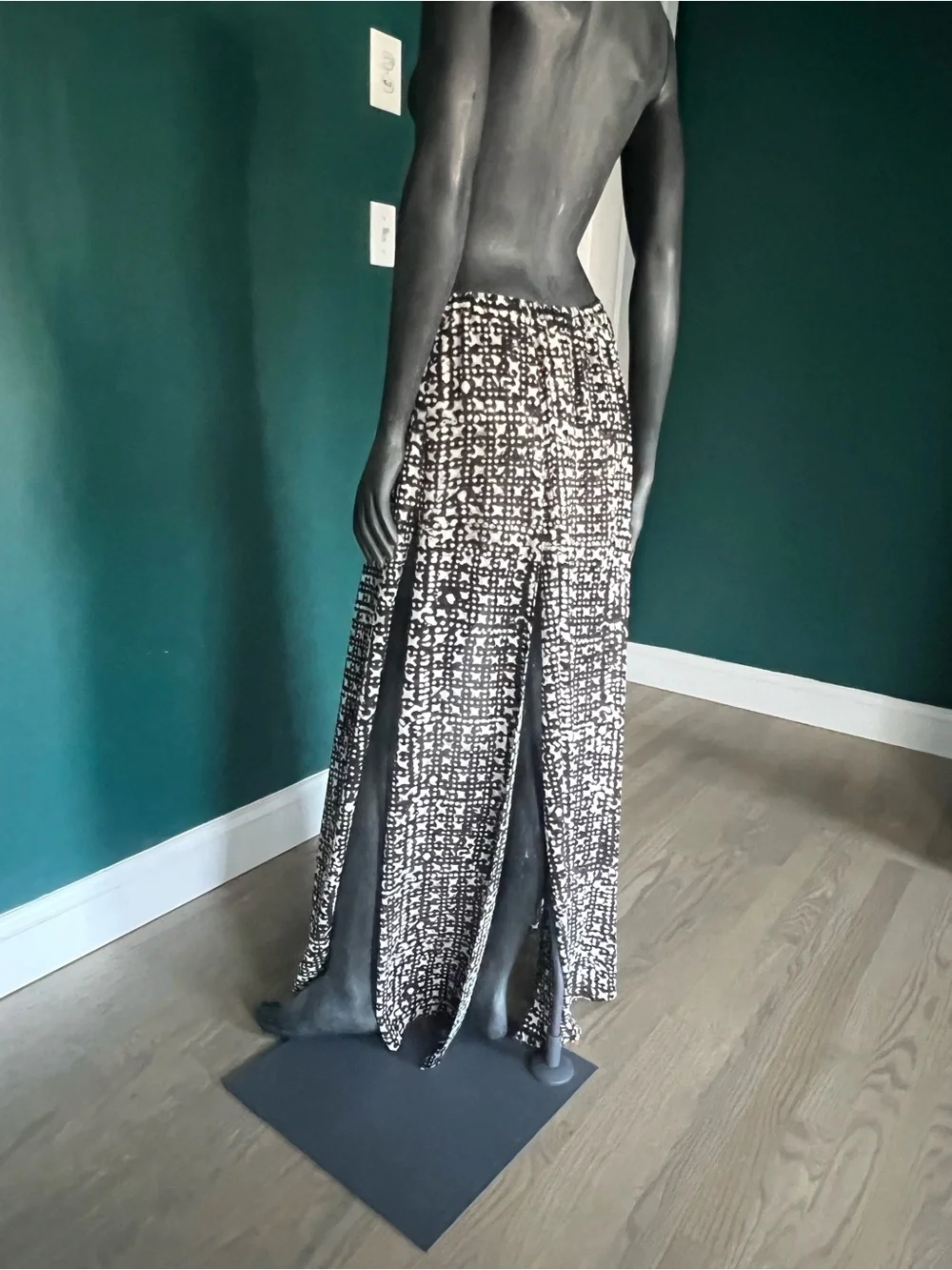 Michael Kors Black and White Graphic Print Maxi Skirt
